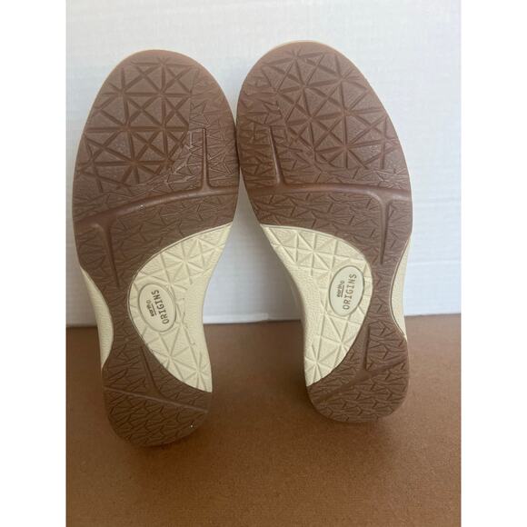 NWOT Earth Origins Elin Cream Leather Laser Cut Slip-On Casual Sneaker Shoe 8.5W - Picture 12 of 12